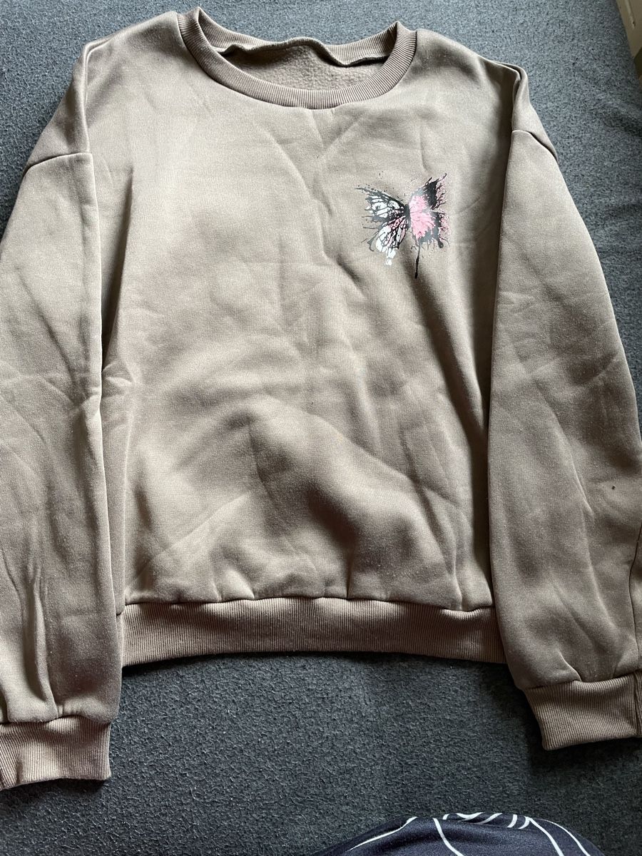 Maglioni & Felpe: Pullover mit Schmetterling Motiv Grösse L neuwertig – Usato da Baden venduto da sab_5dkw