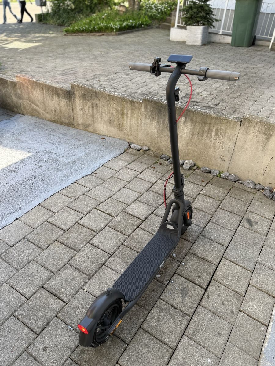 Kickboard: Navee V40i E-Scooter (E-Trottinet) mit Garantie – Nuovo (secondo la descrizione) da Niederglatt ZH venduto da ele_x8z5 7