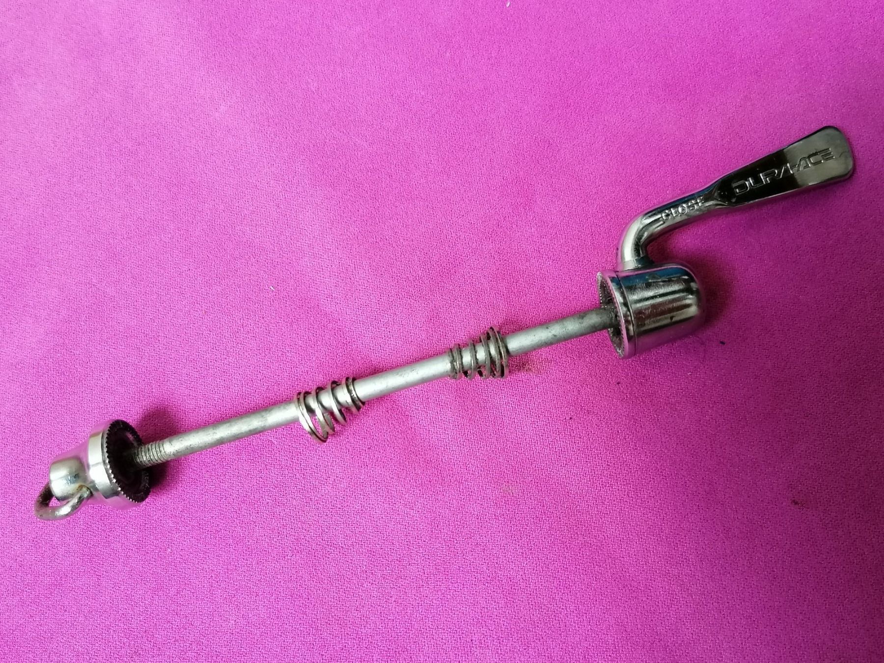 Shimano Ersatzteile: Shimano Dura Ace Schnellspanner Vorderrad – Gebraucht aus Lausanne von Frankenstein 3