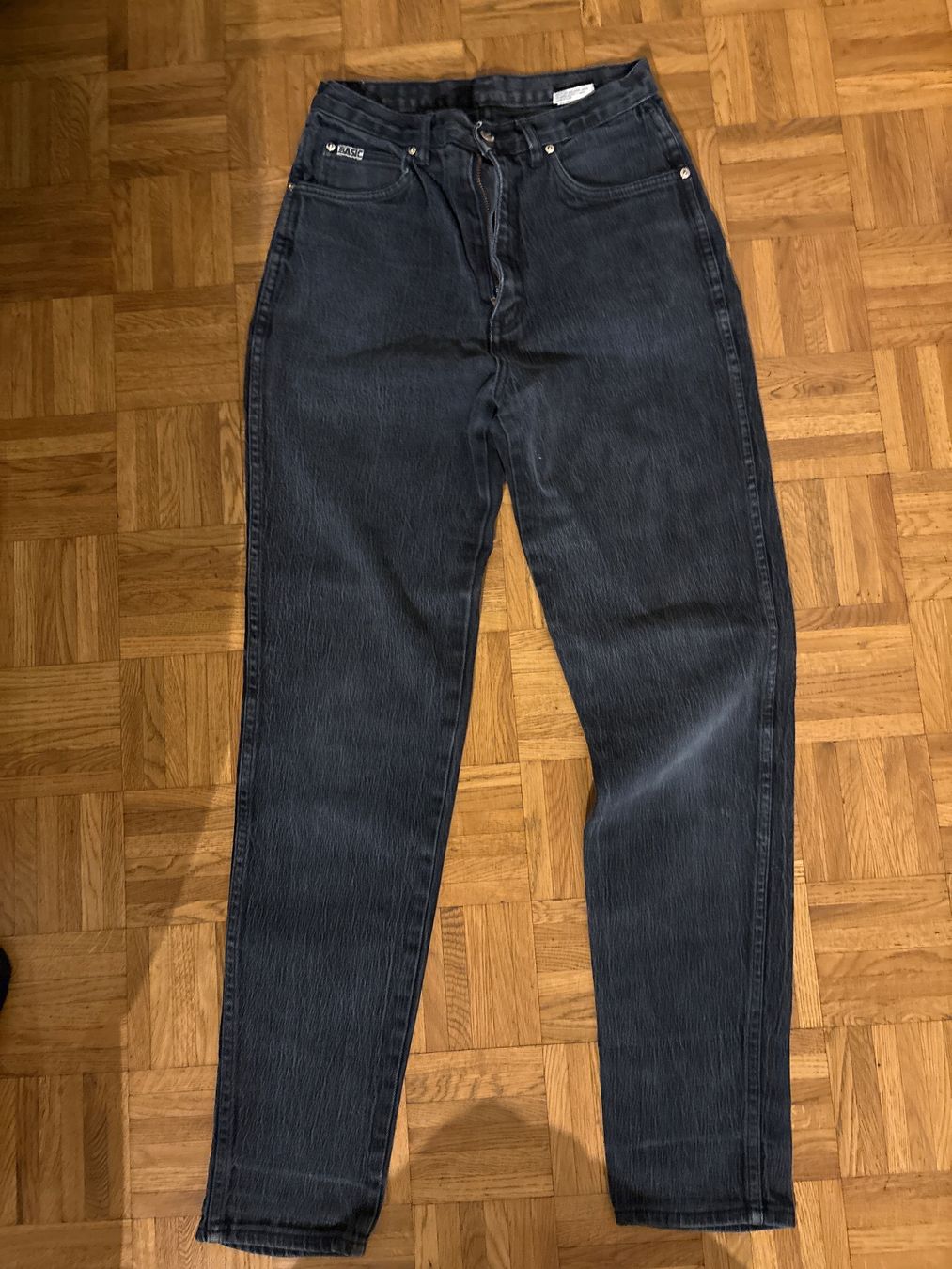 Jeans: Jean noir taille haute BASIC, parfait pour l'automne! – Usato da Genève venduto da captus