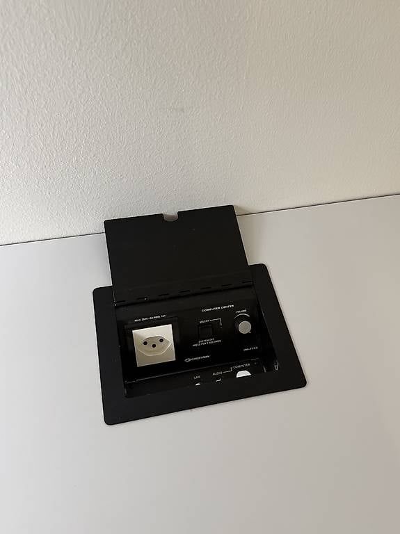 Tavoli: USM Haller Tisch – Usato da Glattbrugg venduto da q-aderdesign 2