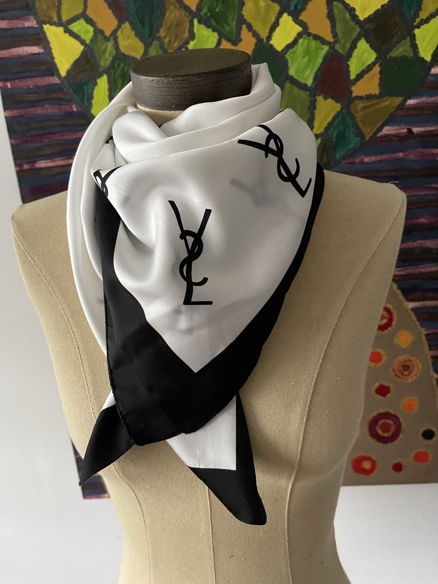 Foulards, Tücher & Schals: Foulard  – Gebraucht aus Stallikon von BaumArt 1