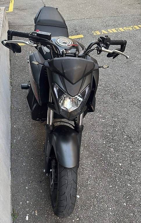 Strasse: À vendre Honda Cb650fa – Gebraucht aus NEYRUZ von VIDEIRA_CARVALHO