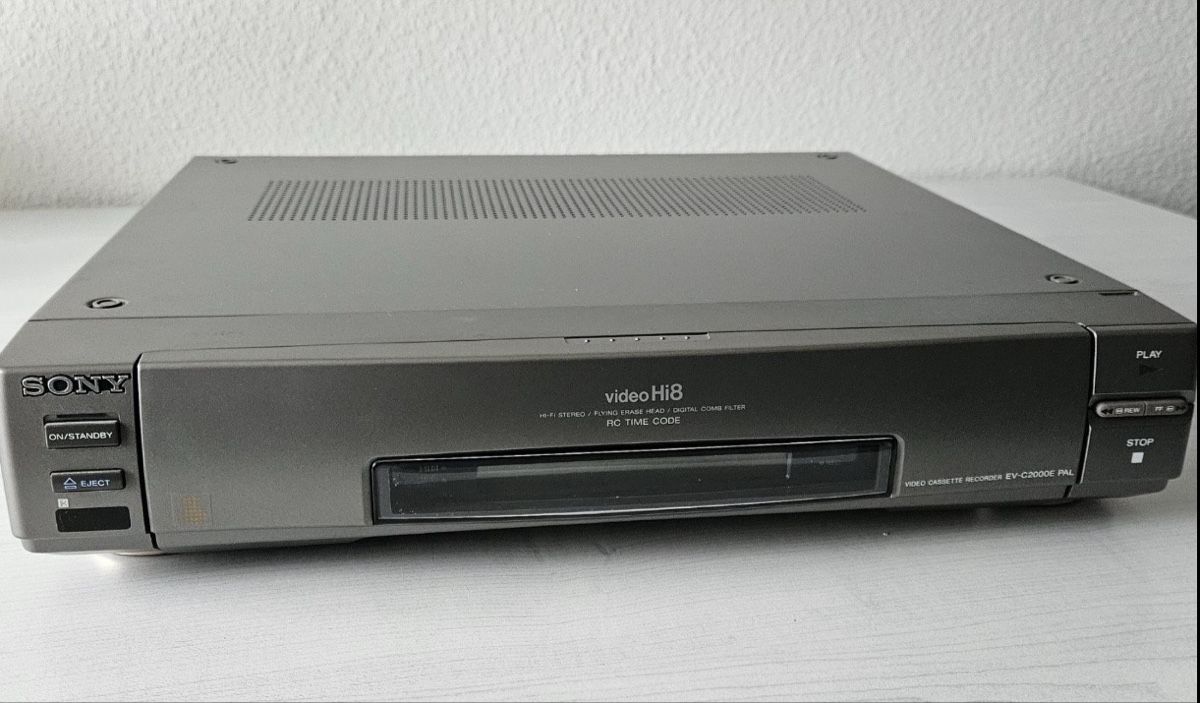 Sony Registratori: Sony EV-C2000E | Video 8 / Hi8 Cassette Recorder – Difettoso da Trimbach venduto da SABO-61