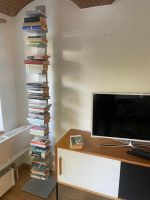Freitragender Bücherturm aus Stahl (Biber)