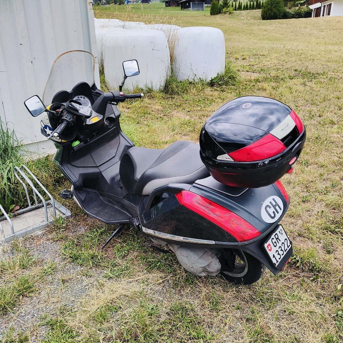 Aprilia Scooters: Aprilia Atlantic 500 – D'occasion à Cham par jp_roussin 2