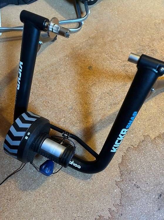 Vélos d'appartement: Rollentrainer Wahoo Kickr Snap – D'occasion à Küssnacht am Rigi par inka_71