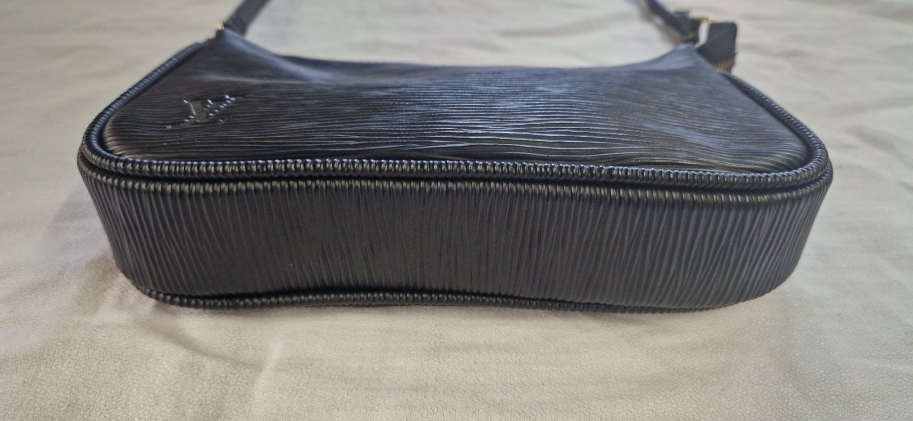 Louis Vuitton Taschen für Damen: LOUIS VITTON POCHETTE – Gebraucht aus Bilten von Mic2022 2