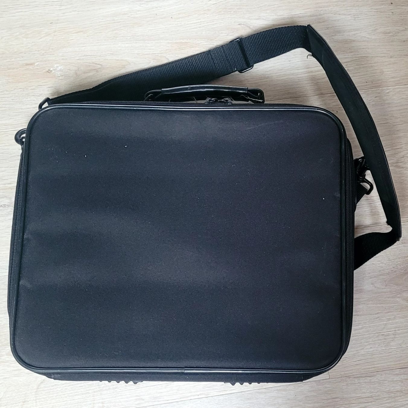 Taschen: Notebook Tasche von Toshiba – Gebraucht aus Schwerzenbach von Jdagi 3