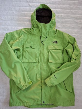 Veste The North Face, Taille M, Vert, Imperméable 💦