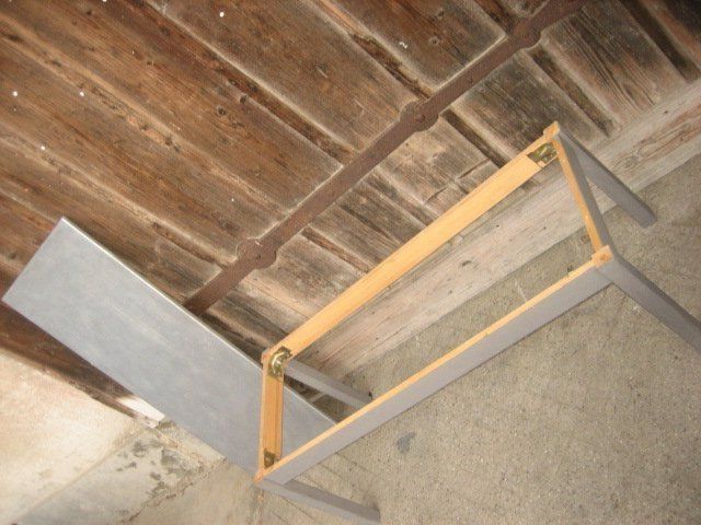 Tavoli: Beistelltisch aus Holz silbrig – Usato da Winterthur venduto da pf02 6