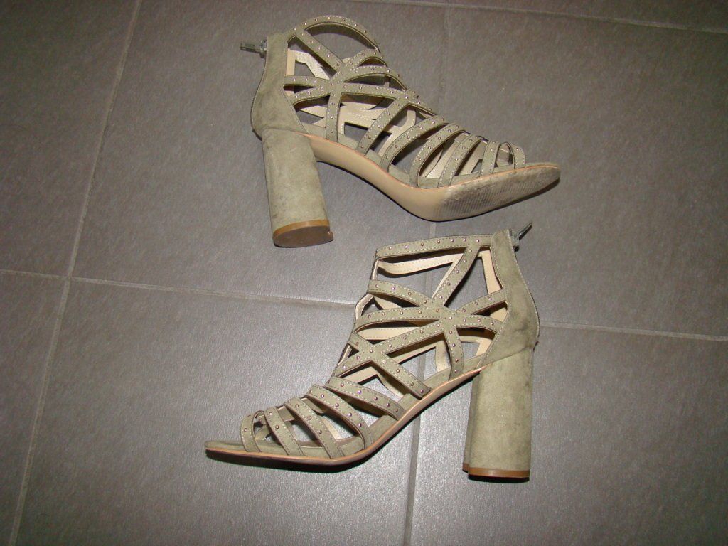 Scarpe da donna: Sandale verte / hübsche grüne Sandale – Nuovo (secondo la descrizione) da Lussery-Villars venduto da pousinete02 2