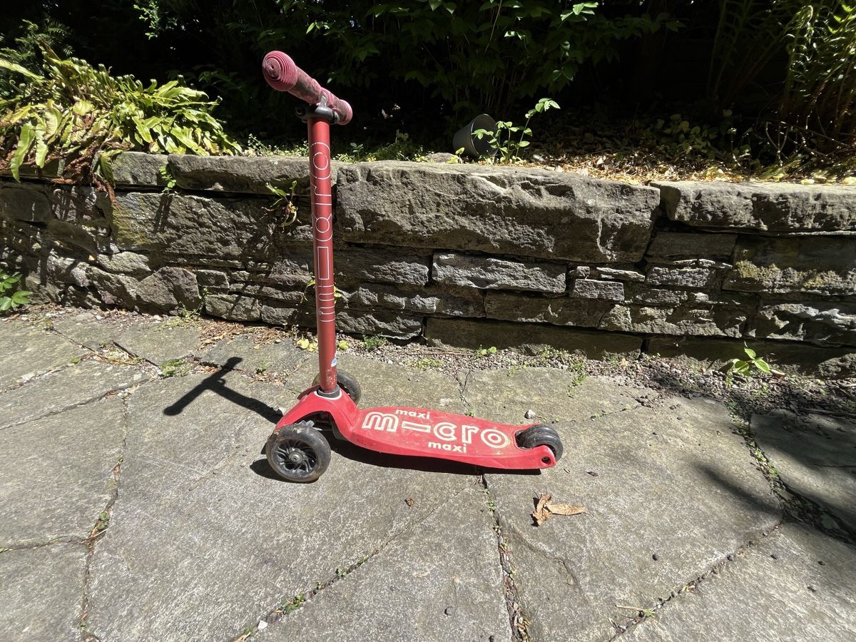 Micro Kickboard: Micro Maxi Tretroller, gebraucht, rot – Difettoso da Zürich venduto da zimdom11 1