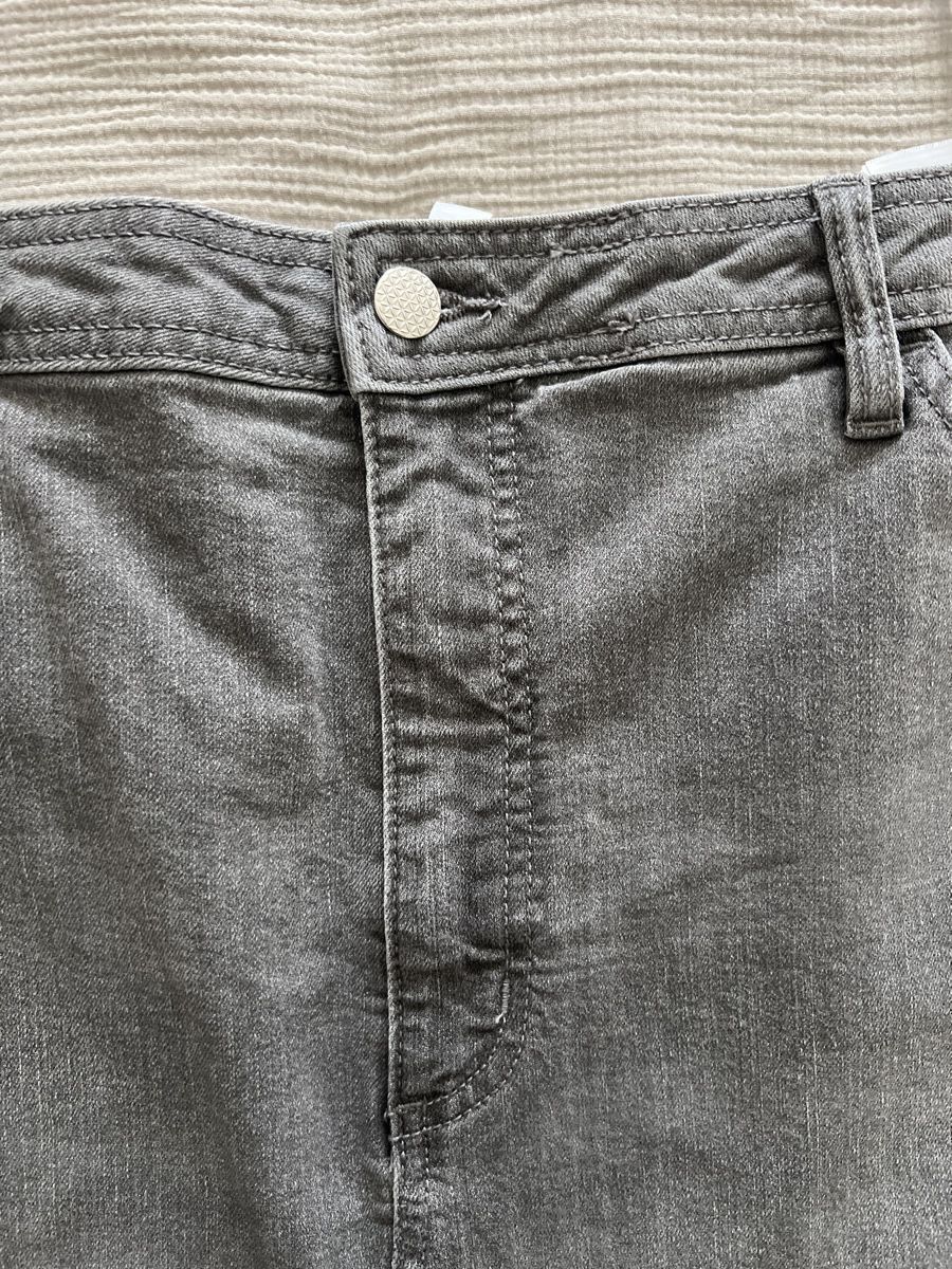 Gonne: Grauer Jeansrock Gr. 46 mit Schlitz,  Rainbow – Usato da Lausen venduto da Mysli1 4