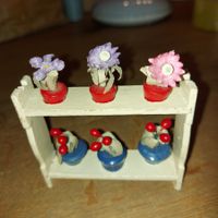 Antikes Puppenhaus Blumenregal mit 6 Blumentöpfen