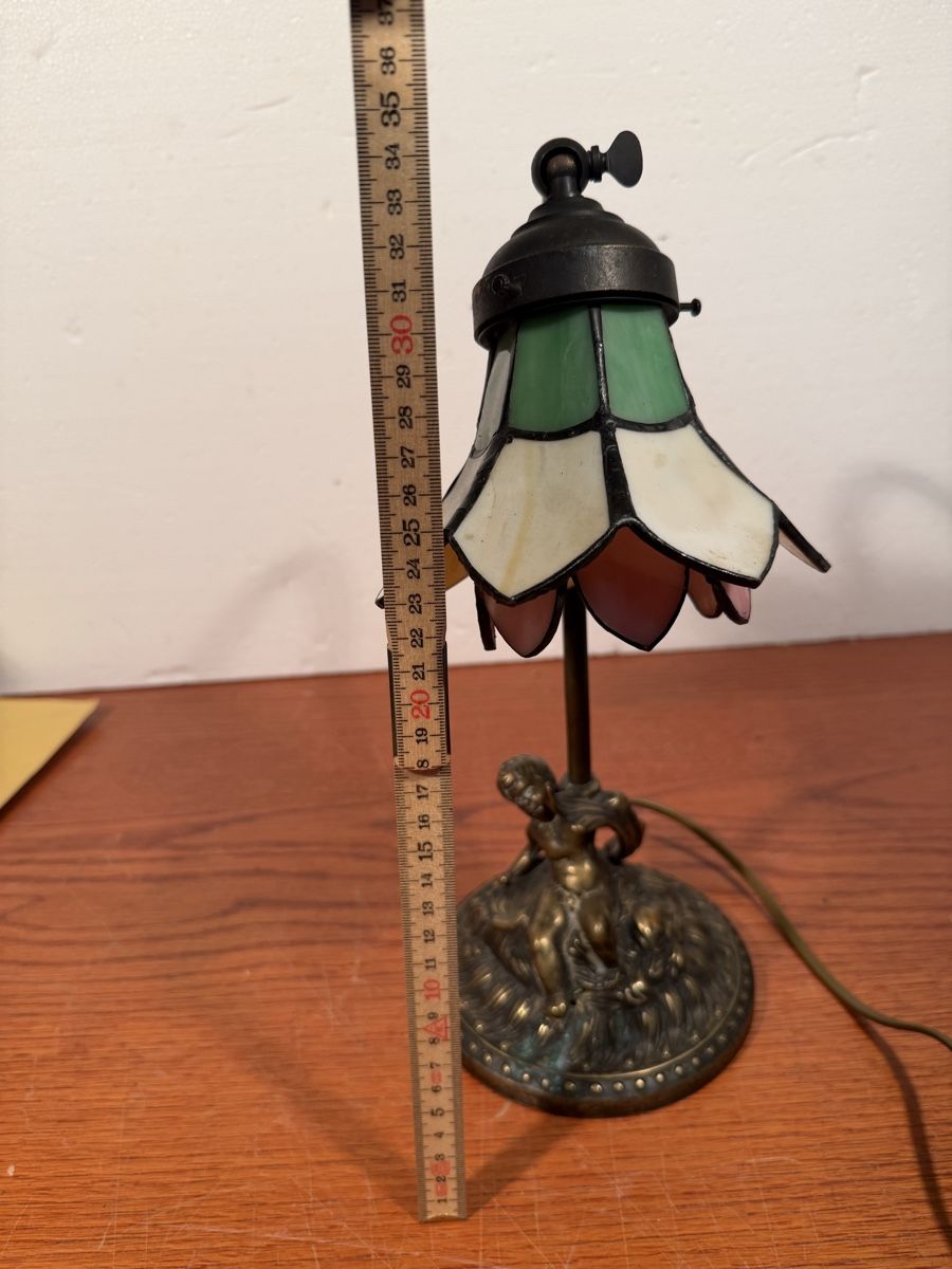 Lampade: Vintage Tiffany Style Lamp with Cherub Base  – Usato da Lausanne venduto da artnouveau05 8
