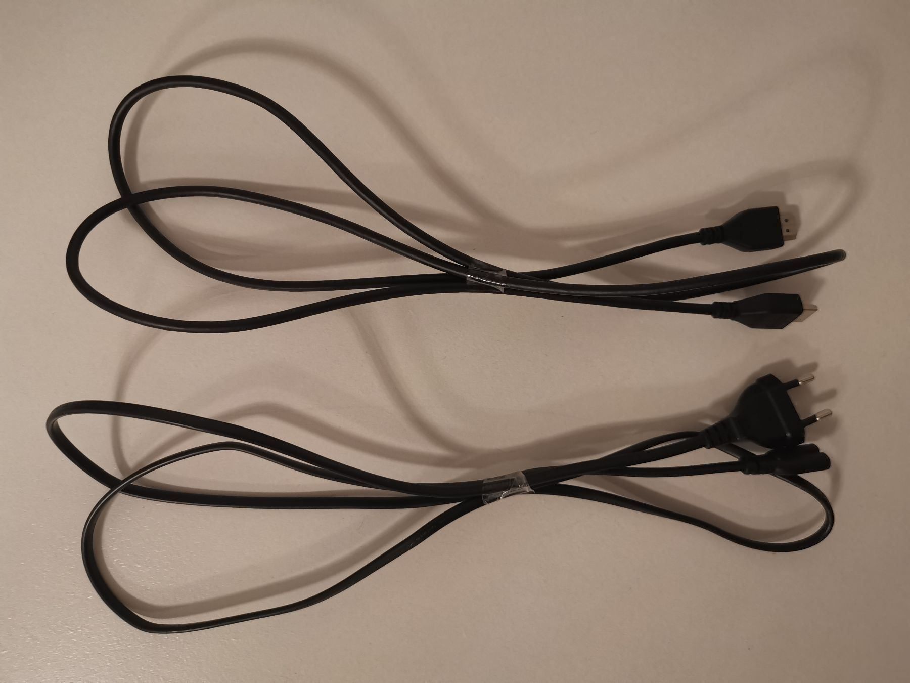 Cavi: HDMI und Stromkabel, PS4, PS5, Xbox Kabel – Usato da Schaffhausen venduto da _ALEJNA_ 1