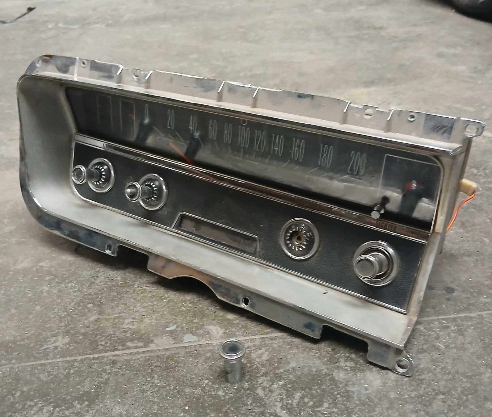 Buick Tutti pezzi di ricambio auto: Compteur Buick Skylark/Special 64-65 – Usato da la heutte venduto da Auto-stock