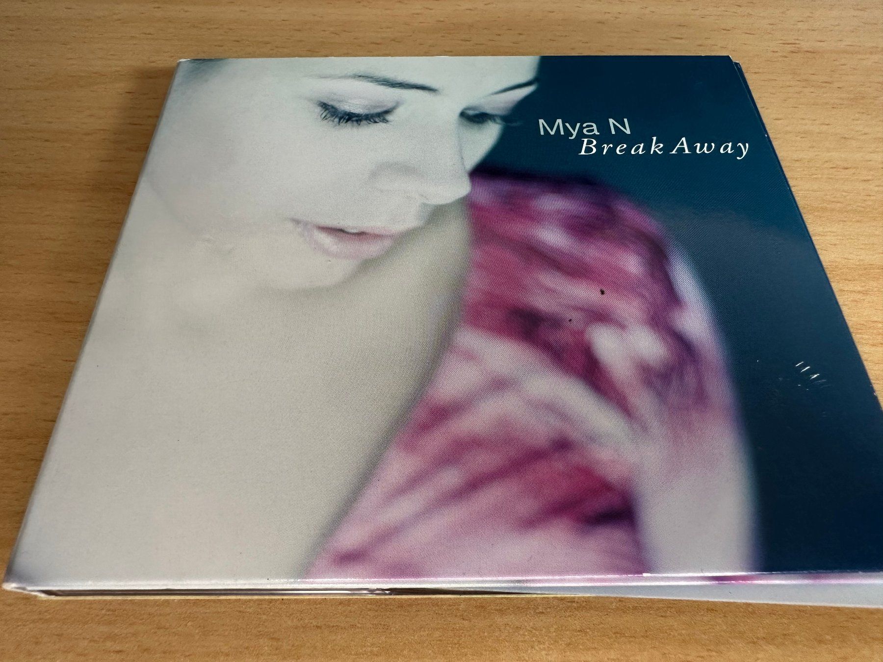 CD: Mya N – Break Away – Usato da Rikon im Tösstal venduto da Alpenmutz
