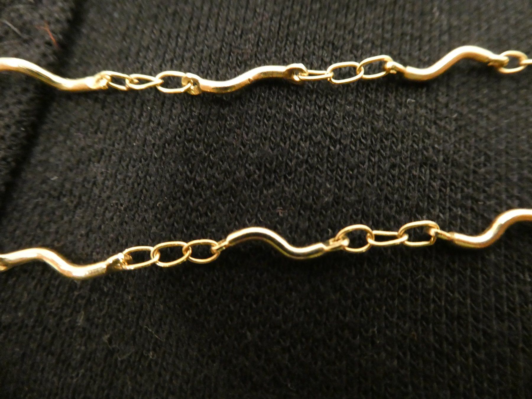Catenine: Goldfarbenes Ketteli Schmuck – Usato da Tann venduto da Geepap 1