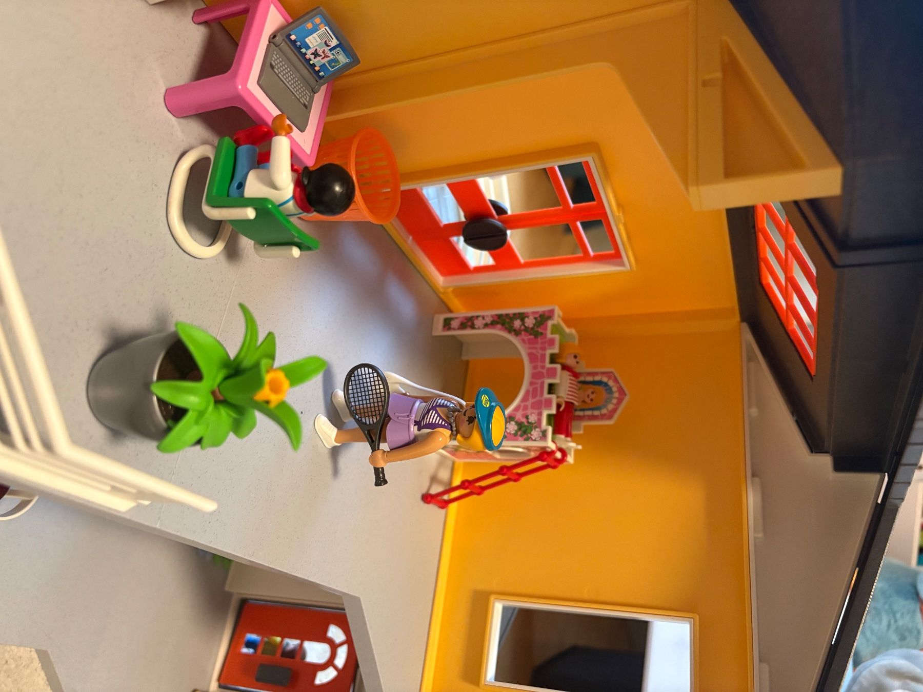 Playmobil Giocattoli: Playmobil Wohnhaus mit Einrichtung – Usato da Henggart venduto da Jacqueline_Kesseli 4