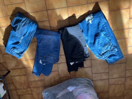 Lot 4 pantalons Taille 42 marina