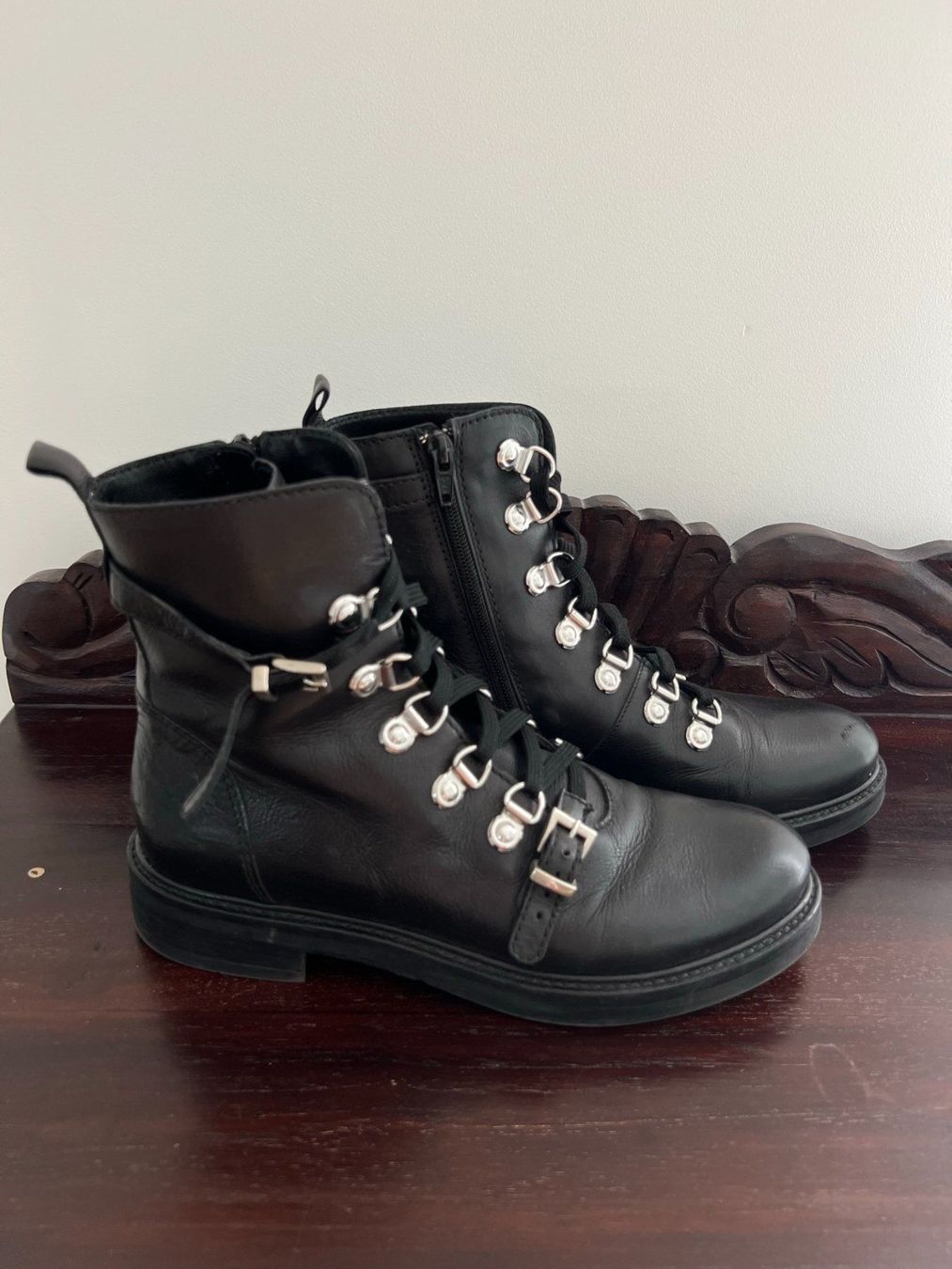 Scarpe da donna: Echtleder Boots in Gr. 37 – Usato da Canobbio venduto da miro002