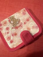 Portamonete con orsetto e rose color rosa