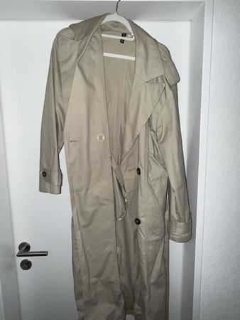 Gut erhaltener Beige Trenchcoat von Divided, Gr. XS