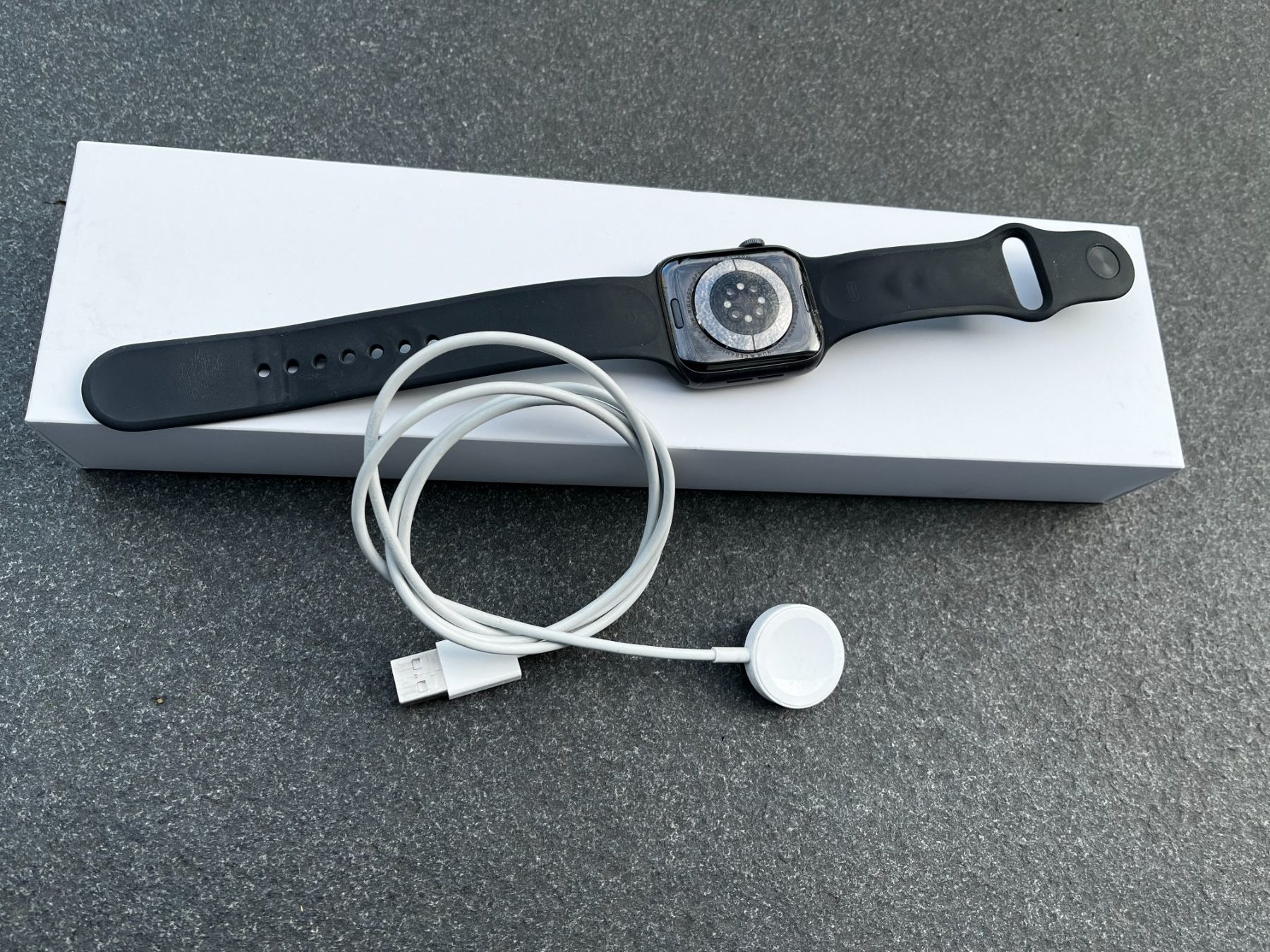 Apple Smartwatch: Apple Watch Series 6 – Usato da Kloten venduto da Lizenme 3