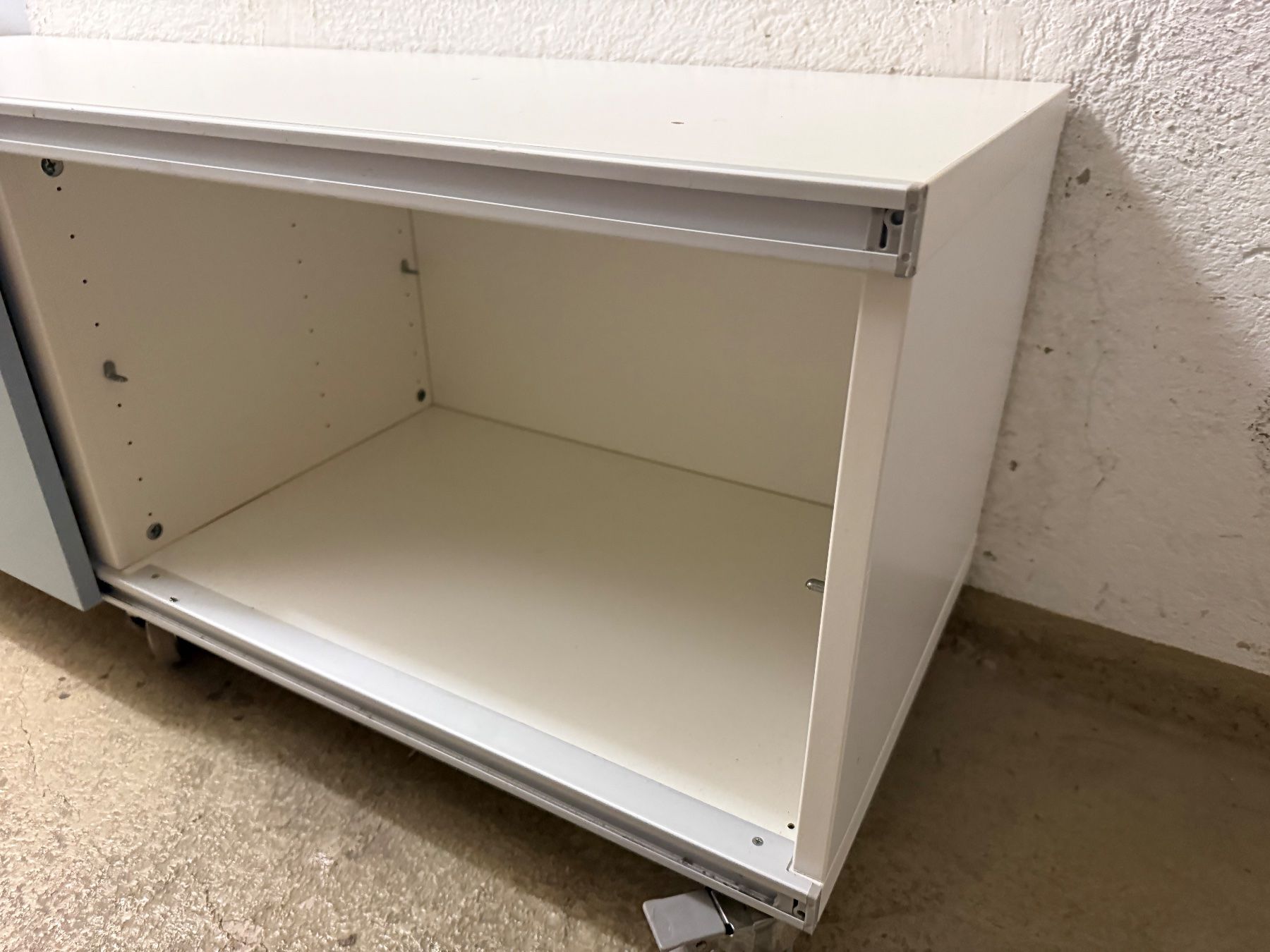 Cassettiere: Sideboard weiss mit Rollen – Usato da Baden venduto da fab_yzl7 3