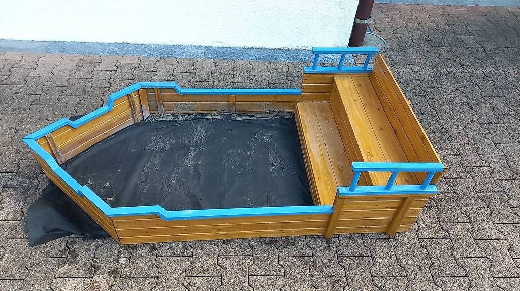Sabbiera per bambini: Sandkasten Schiff – Usato da Ried (Muotathal) venduto da S.B.I.