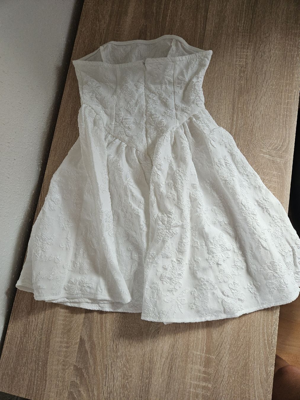 Robes: Kleid weiss trägerlos von Temu  – Neuf (Voir description) à Ebikon par SecondChance_byM 2