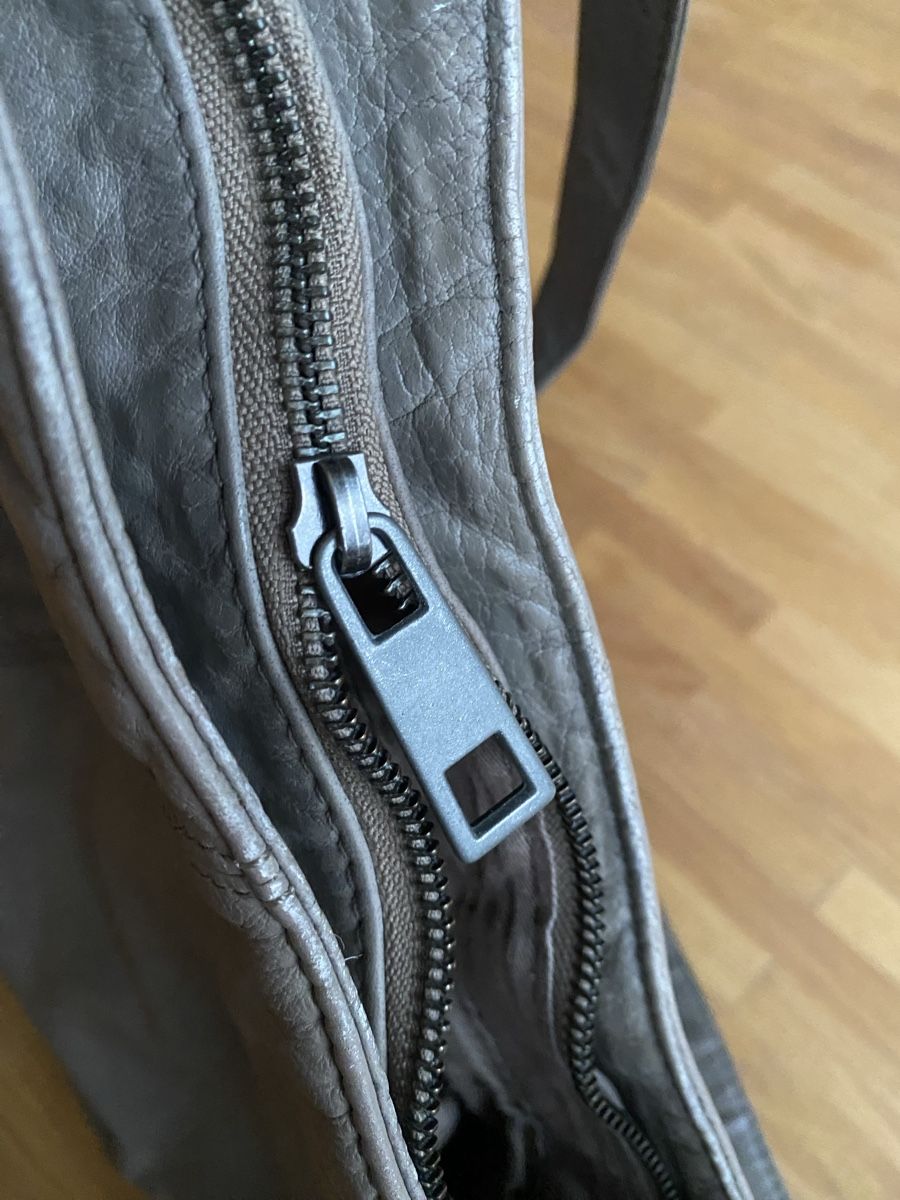 Borse da donna: Depeche Tasche Leder mit Nieten – Usato da Winterthur venduto da heart 2