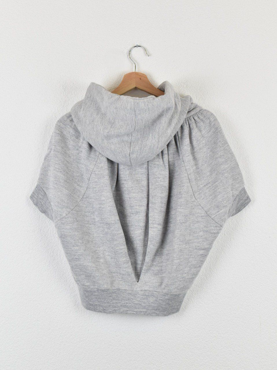 Dsquared2 Pulls & Sweat-shirts: Dsquared2 Cropped Pullover, grau, Gr.M – D'occasion à Nürensdorf par 2ND_STORY 2