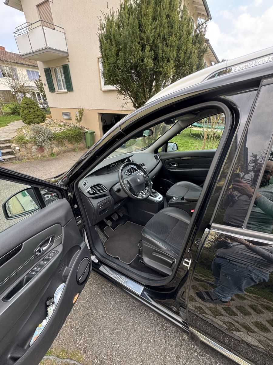 Renault Automobili: Renault Grand Scenic – Usato da Umiken venduto da Sen_x2tw 8