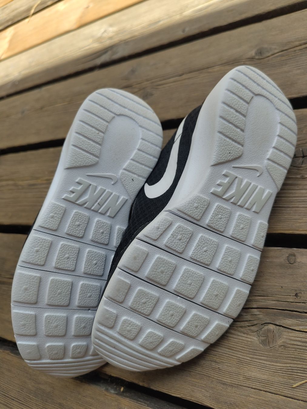 Nike Scarpe per ragazzi: Nike Turnschuh schwarz Grösse 32 gebraucht – Usato da Wabern venduto da c.trachsel 2