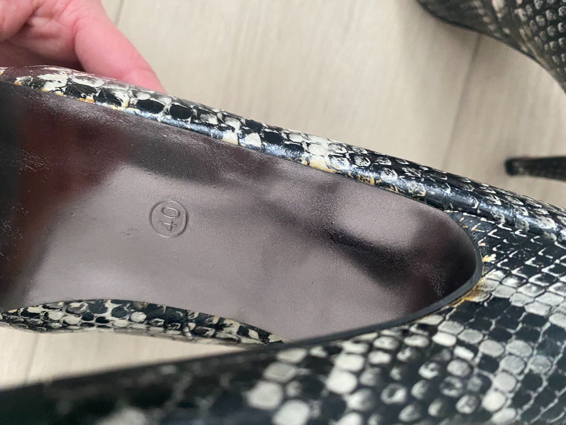 Scarpe da donna: Pumps mit Schlangenmuster Gr. 40 neuw. – Nuovo (secondo la descrizione) da Füllinsdorf venduto da Sunnebliemli7 3
