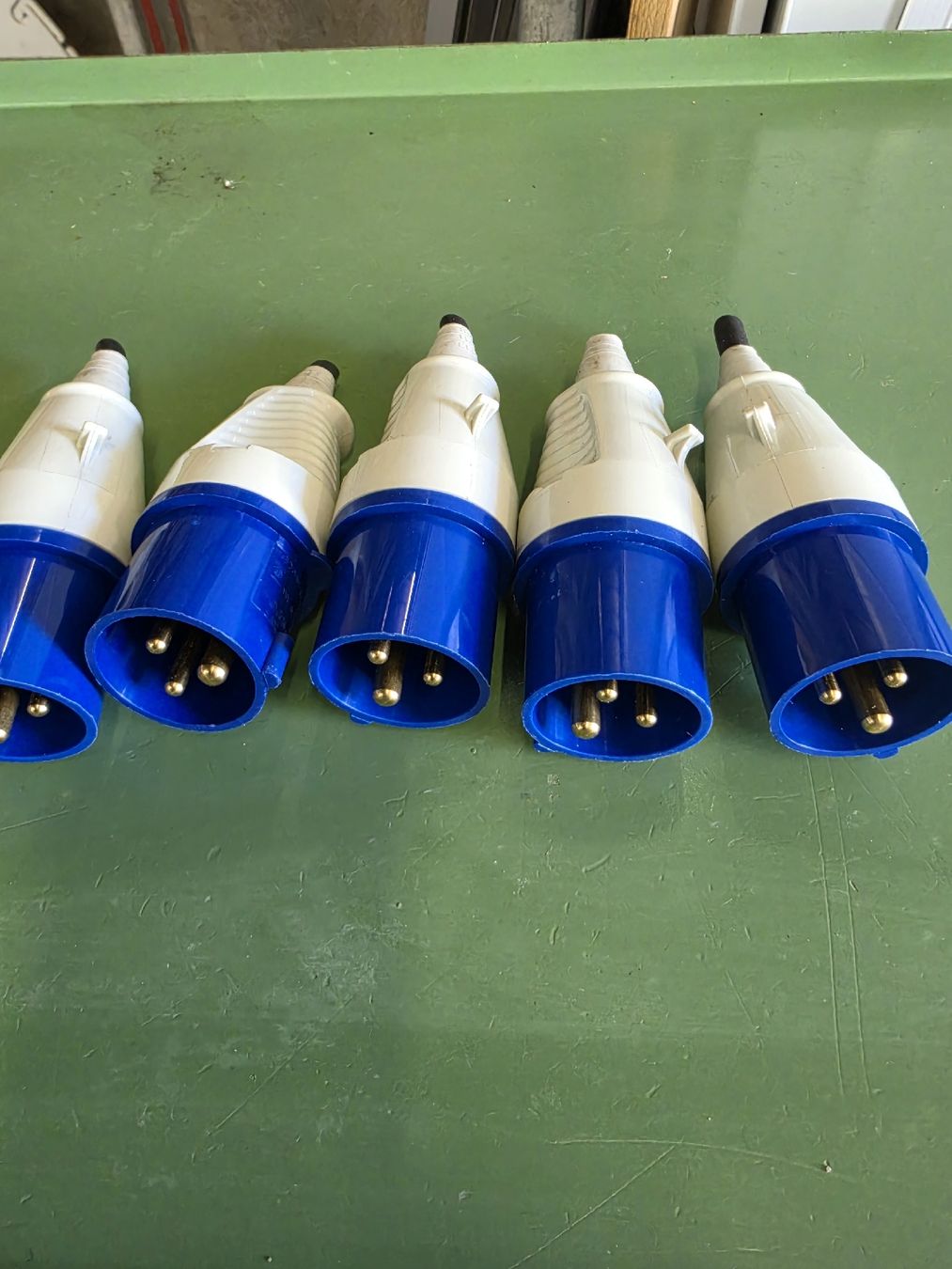 Spine: CEE Stecker 16A 230V gebraucht  – Usato da Wuppenau venduto da Gastro.Wuppenau 1