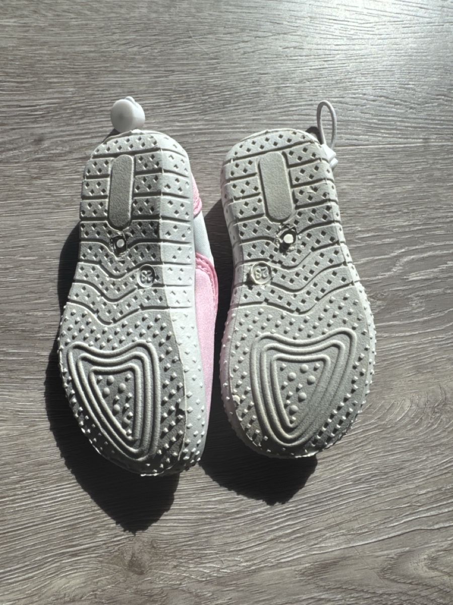 Scarpe per ragazzi: Badeschuhe rosa Grösse 23 rosa/weiss – Usato da Olsberg venduto da mel_jkr8 1