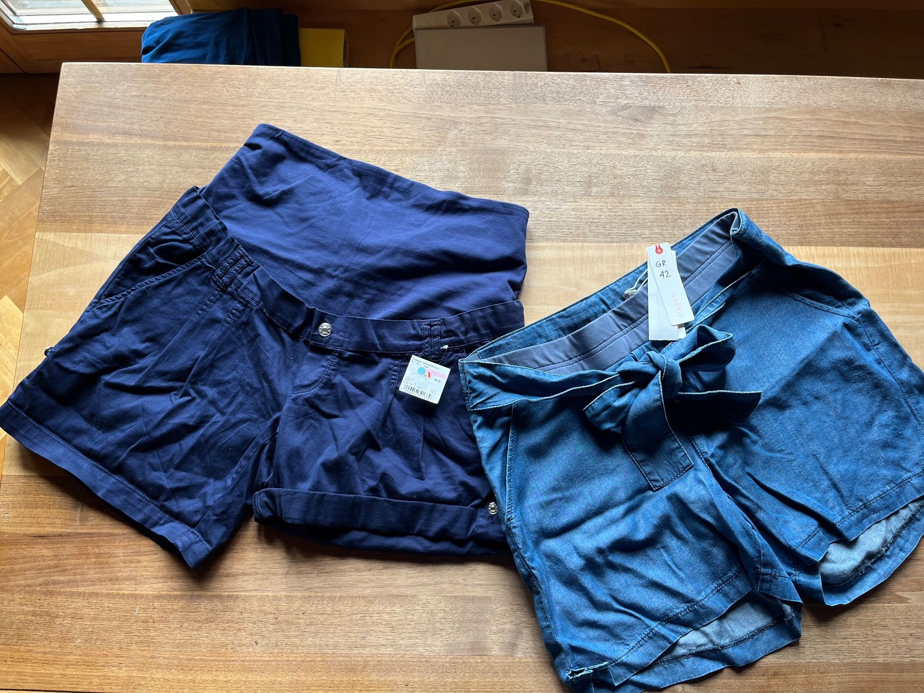 Lotti di vestiti: Esprit Set Umstandsmode NEU 42/ XL – Nuovo e nell'imballaggio originale da Adelboden venduto da cheeschessi 5