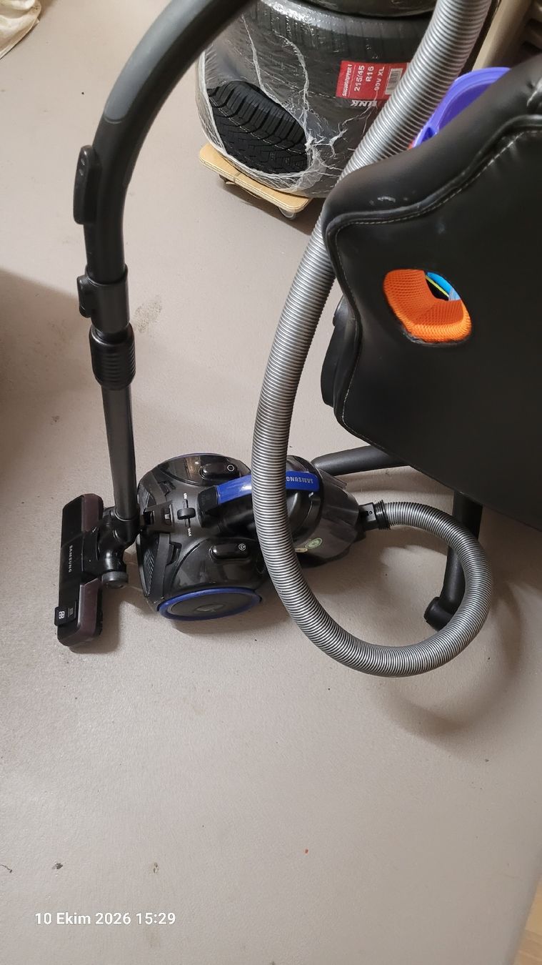 Samsung Staubsauger & Zubehör: Samsung VC4100 CycloneForce Vacuum Cleaner Used Condition – Gebraucht aus Zürich von kka_x7bl 4