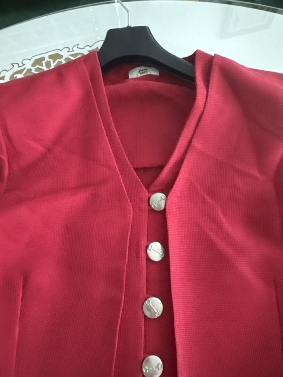 Vestiti: Roter Blazer mit silbernen Knöpfen Größe M/L – Usato da Selzach venduto da Twei1007 1