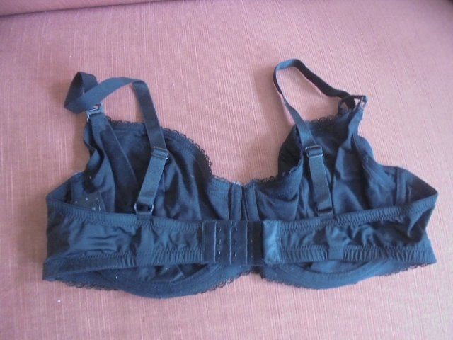 H&M Sonstige Unterwäsche: BH Schwarz, Gr. 85C H&M mit Bügel – Neu (gemäss Beschreibung) aus Hinwil von Glasperlen 1