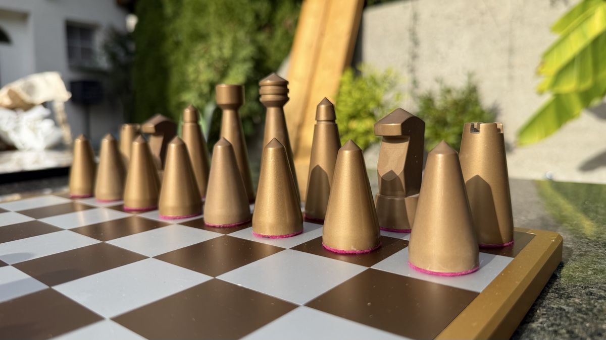 Giochi: Schachspiel mit modernem Design gebraucht – Usato da Schmidrüti venduto da Prismagepard69 1