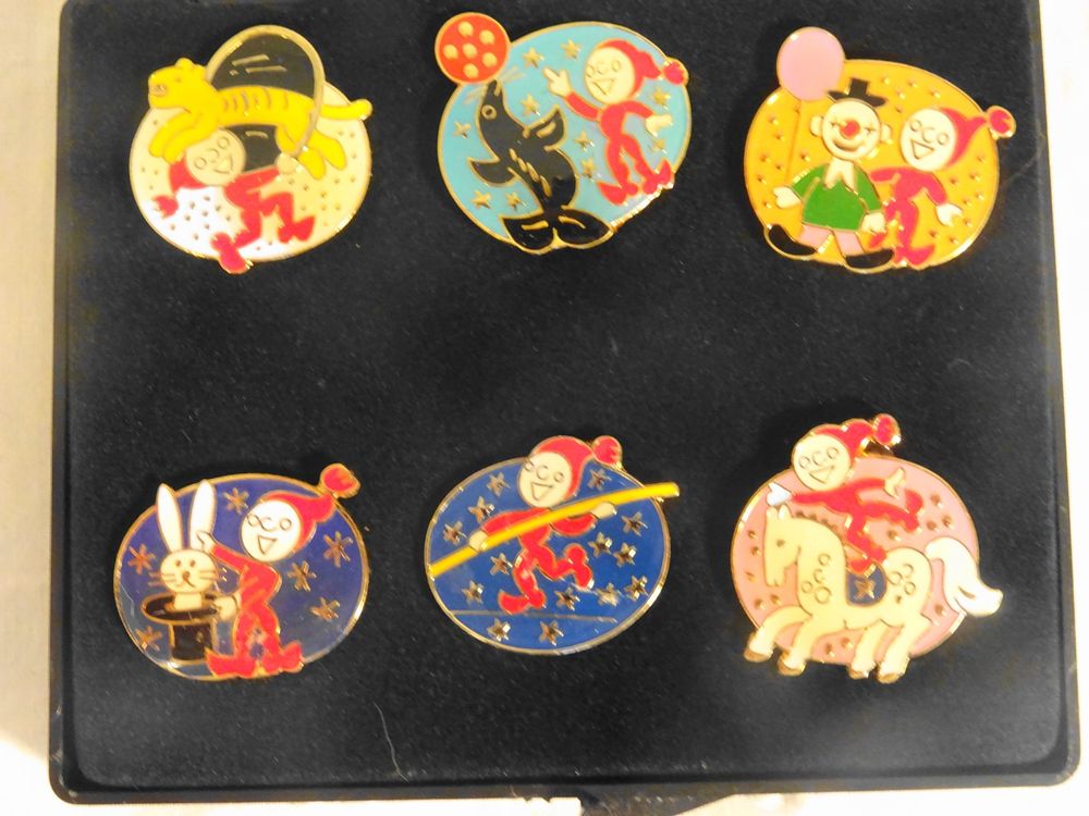 12 Anstecker Pins KNORRLI ( Knorr) (Gebraucht) in Zürich für CHF 7