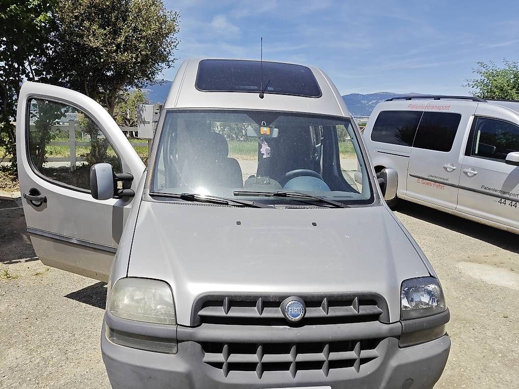 Servizi & Riparazioni: Transport handicap utilitaire polyvalent, adapté – Usato da Yverdon-les-Bains venduto da SABERFAWZY