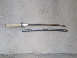 Dekoratives Schwert mit Klinge und Scheide, schöner Griff