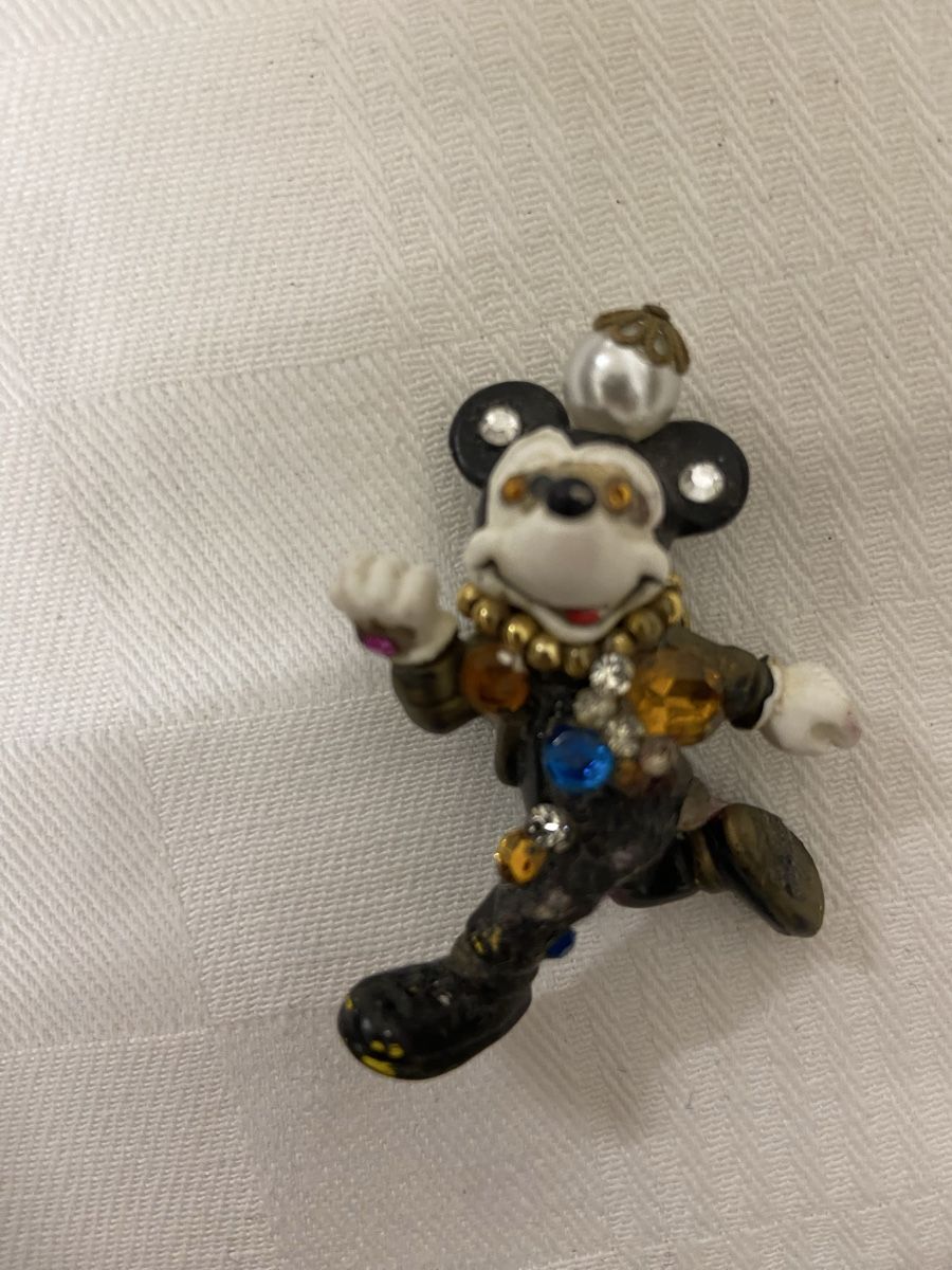 Broschen & Nadeln: Designer Disney Mickey Mouse Brosche  – Gebraucht aus Dietikon von brocki-eyra
