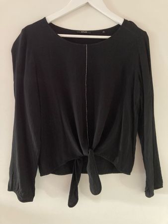 Schwarze Opus Bluse, Grösse 40 – perfekt für den Herbst!